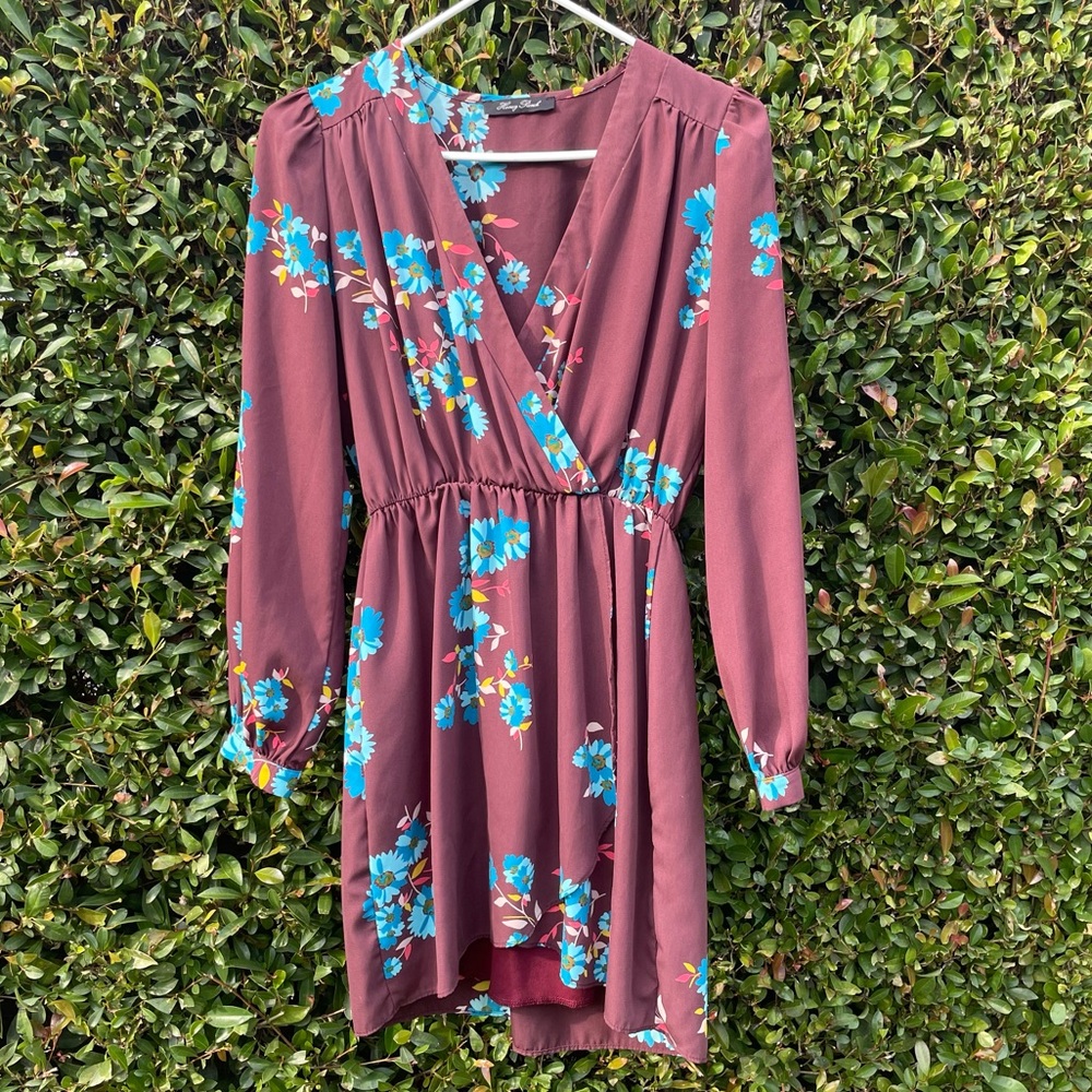 Long sleeve floral mini dress!